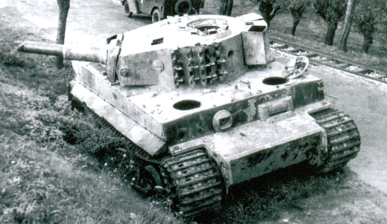 1 брошенный танк тигр