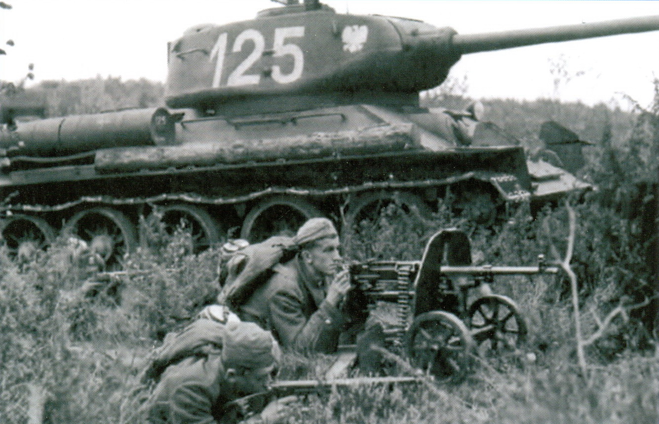 15 Пехотинцы рядом с Т-34